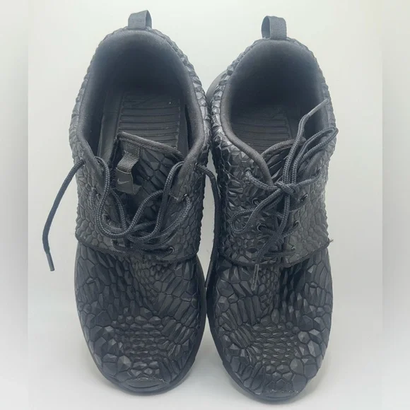 NIKE Roshe One DMB “Triple Black” Women’s Sneakers Size 8 – Rare Edition - Picture 4 of 8